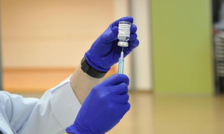 Vacunació contra el covid19 covid 19 coronavirus vacuna al Centre Cívic Montserrat Roig