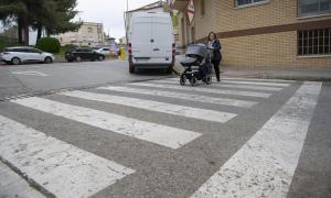 Pas de zebra plaça del segle XX amb carrer Valls Alberto Tallón (2)