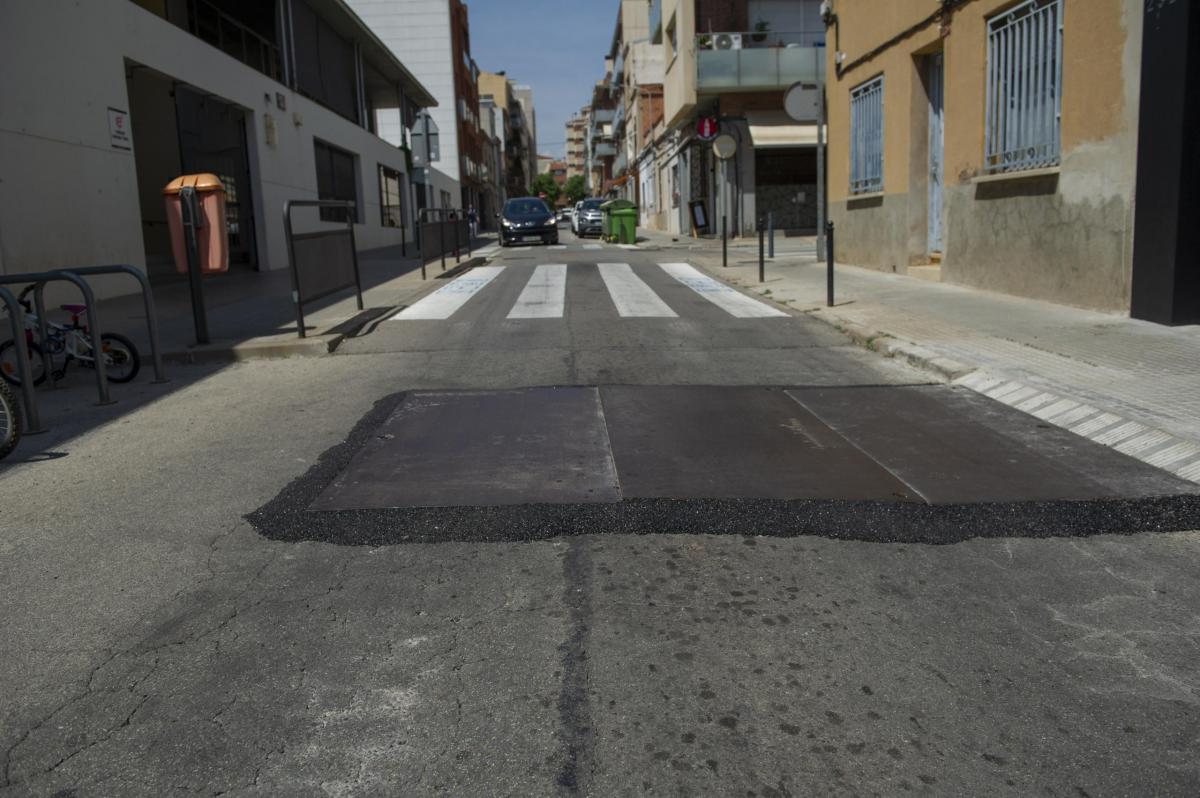 esfondrament a la calçada carrer Salmeron Alberto Tallón